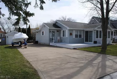 139 N Leddy Ln, Lakeside Marblehead, OH 43440