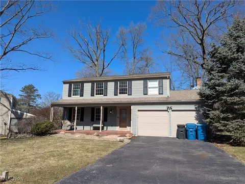8541 Bayberry Dr, Warren, OH 44484