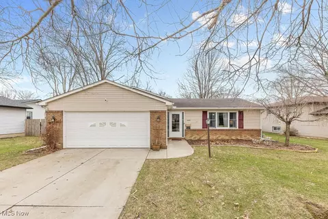 1833 N Nantucket Dr, Lorain, OH 44053