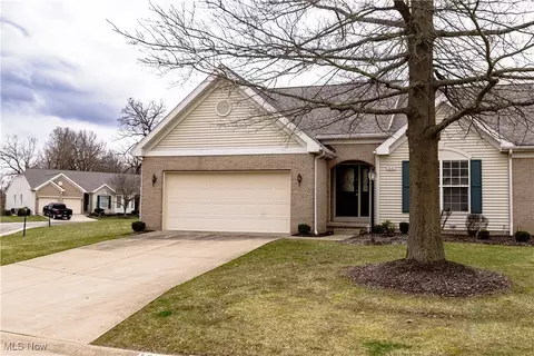 1841 Southpointe Cir NE, Canton, OH 44714