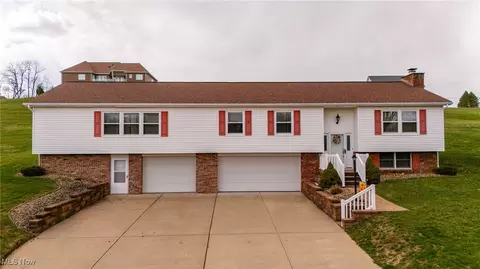 66538 S Greenbrier Dr, Saint Clairsville, OH 43950
