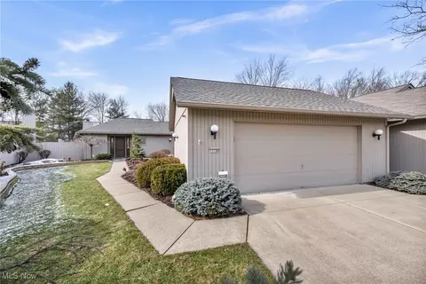 12730 Ionia Ct, Strongsville, OH 44149