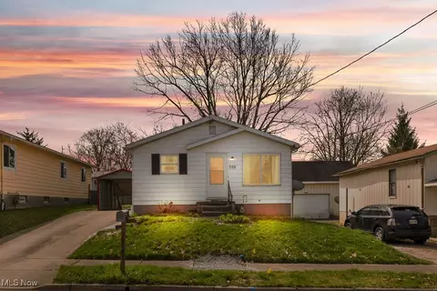 702 Annapolis Ave, Akron, OH 44310