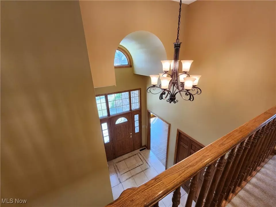 Entry Way - 680 Saddlebrook Dr, Youngstown, OH 44512 photo 4 of 4