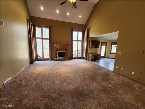 Living - 680 Saddlebrook Dr, Youngstown, OH 44512 photo 1 of 10