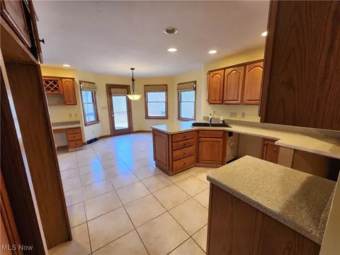 Kitchen - 680 Saddlebrook Dr, Youngstown, OH 44512 photo 1 of 5