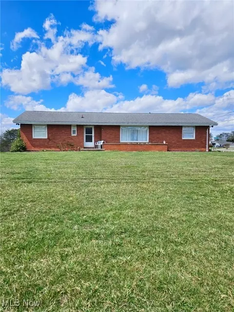1454 Harris Hwy, Parkersburg, WV 26101