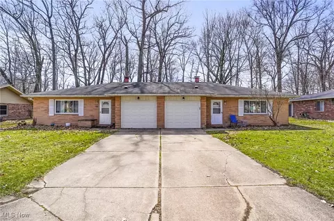 1524-1526 Robin Ln, Stow, OH 44224