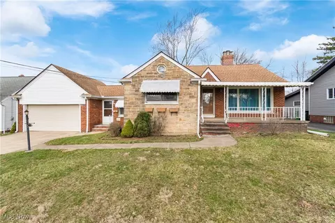 37 Greencroft Rd, Bedford, OH 44146