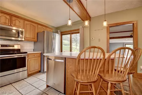 Kitchen - 6456 Dover Zoar Rd NE, Dover, OH 44622 photo 5 of 5