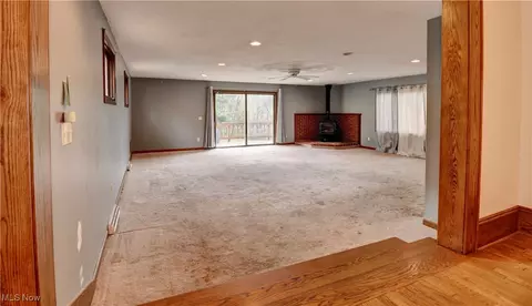 Living - 6456 Dover Zoar Rd NE, Dover, OH 44622 photo 4 of 7