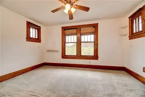 Bedroom - 6456 Dover Zoar Rd NE, Dover, OH 44622 photo 2 of 5