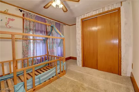 Bedroom - 6456 Dover Zoar Rd NE, Dover, OH 44622 photo 4 of 5