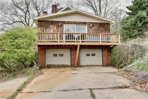 Exterior - 6456 Dover Zoar Rd NE, Dover, OH 44622 photo 8 of 11
