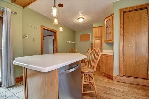 Kitchen - 6456 Dover Zoar Rd NE, Dover, OH 44622 photo 3 of 5