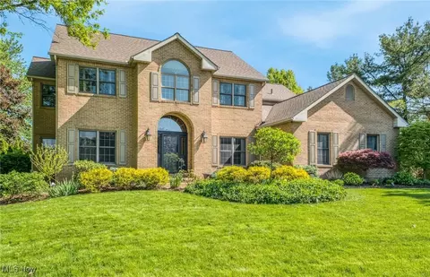 1189 Ashwood Rd, Akron, OH 44312