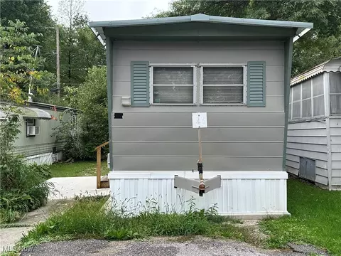 9505 N Bedford Rd, Macedonia, OH 44056