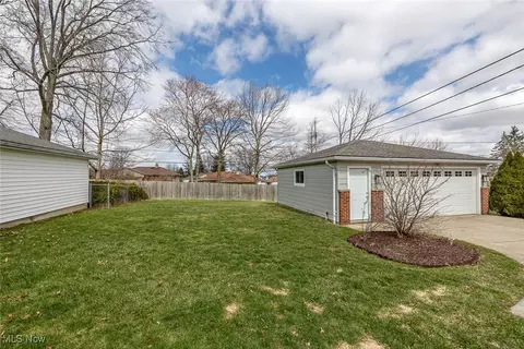 Exterior - 3320 Augustine Dr, Parma, OH 44134 photo 5 of 7