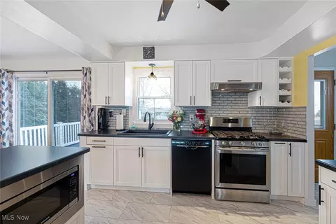 Kitchen - 3320 Augustine Dr, Parma, OH 44134 photo 3 of 4