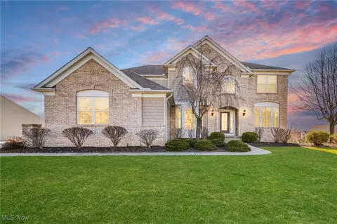 790 Walden Pond Cir, Hinckley, OH 44233
