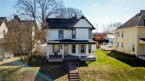 438 S Fourth, Coshocton, OH 43812