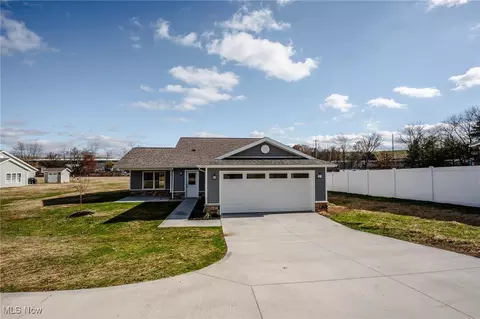 121 Buena Vista St, Baltic, OH 43804