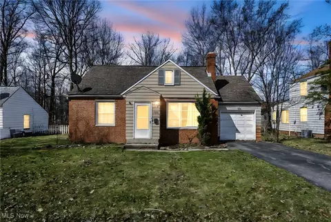 2028 Revere Rd, Cleveland Heights, OH 44118