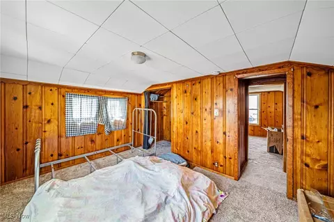 Bedroom - 1035 Beachview Rd, Willoughby, OH 44094 photo 6 of 8