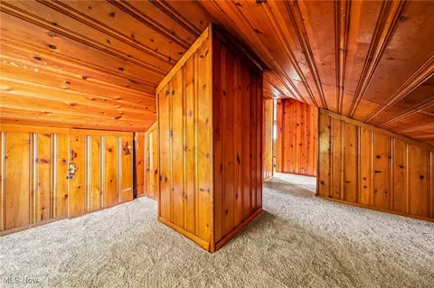 Entry Way - 1035 Beachview Rd, Willoughby, OH 44094 photo 4 of 4