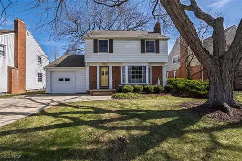 2037 Northview Rd, Rocky River, OH 44116