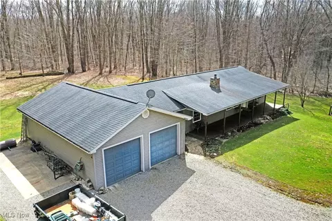2872 Five Points Hartford Rd, Fowler, OH 44418 photo 3