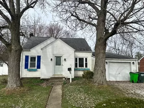 507 25th St NW, Massillon, OH 44647
