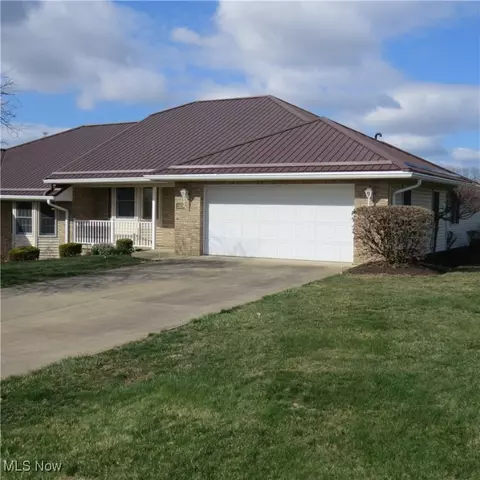 1169 Lake Dr NW, Carrollton, OH 44615