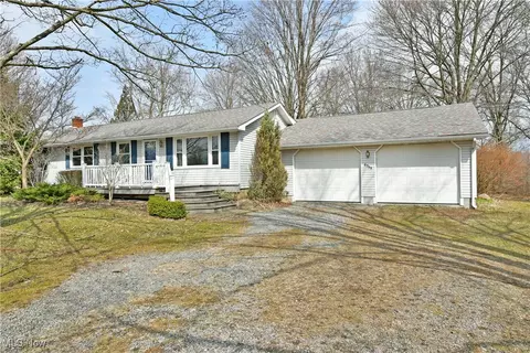 6555 Bradley Brownlee Rd NE, Burghill, OH 44404