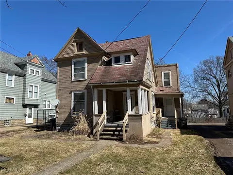 145-147 Rhodes Ave, Akron, OH 44302