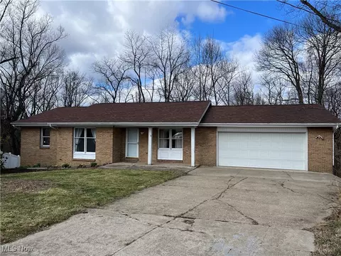 179 Tartan Dr, Follansbee, WV 26037
