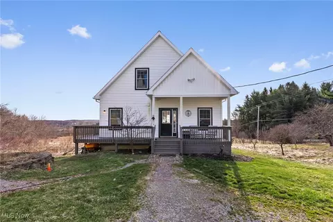 16696 Hart Rd, Montville, OH 44064