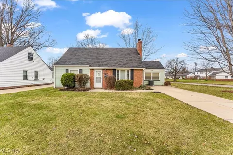 23341 Roger Dr, Euclid, OH 44123