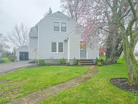 196 S Madison Ave, Salem, OH 44460
