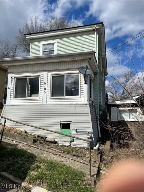 106 5th St, Bridgeport, OH 43912