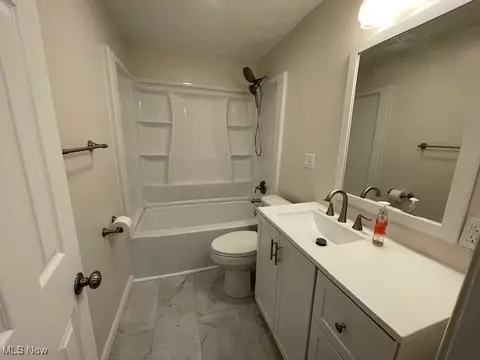 3331 Grant St, Lorain, OH 44052 photo 8
