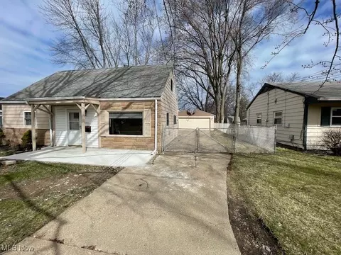 3331 Grant St, Lorain, OH 44052 photo 2