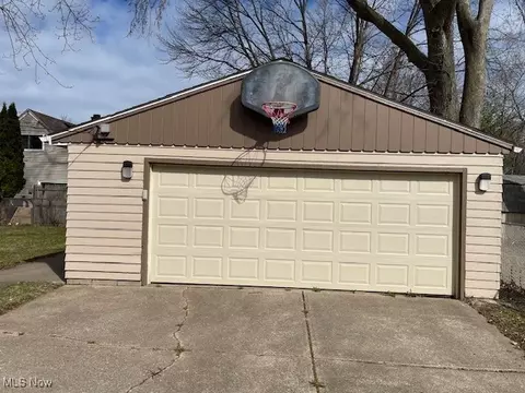 3331 Grant St, Lorain, OH 44052 photo 12