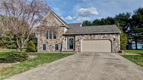 688 Willow Dale St NW, Bolivar, OH 44612