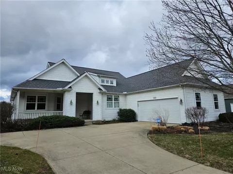 2032 Nottingham Dr, Avon, OH 44011
