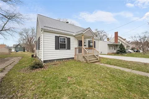 605 Ohio Ave, Ashtabula, OH 44004 photo 2