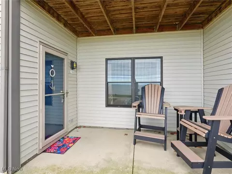 5237 Lake Rd W #1103, Ashtabula, OH 44004 photo 2