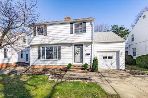 5287 Edenhurst Rd, Lyndhurst, OH 44124