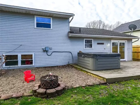 Exterior - 644 University Ave, Elyria, OH 44035 photo 6 of 7