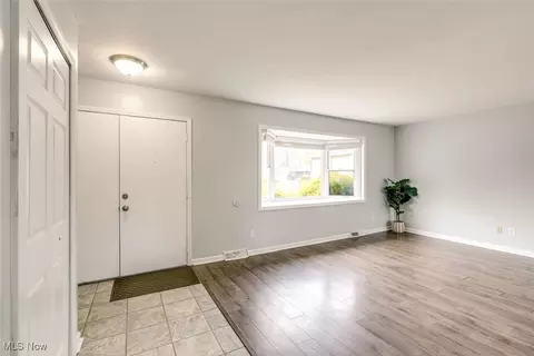 Living - 644 University Ave, Elyria, OH 44035 photo 2 of 8